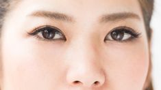 The Asian Eye Makeup Tutorial You Should Try L’Oréal Paris Makeup Look For Asian, Asian Eye Makeup Tutorial, Easy Eye Makeup Tutorial, Eye Shadow Application, Under Eye Makeup, Best Eyeliner