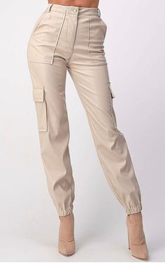 "14 Women's Cargo Pants with a Workwear Feel: Stylish and Functional" Women's Cargo Pants, Cargo Pants Style, Women Cargo Pants, Leather Joggers, Boujee Outfits, Cargo Pants Outfit, Stylish Women Fashion, Treasure Planet