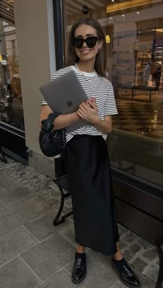 Fall ootd inspiration, style, Scandinavian girl, minimalistic style, aesthetic fashion Long Black Dress Street Style, Black Loafers With Skirt Outfit, Outfit 20 Grad, Loafers Skirt Outfit, Loafers With Skirt, Cos Outfits Women, Midi Skirt Spring Outfit, Black Satin Midi Skirt Outfit, Black Satin Skirt Outfit