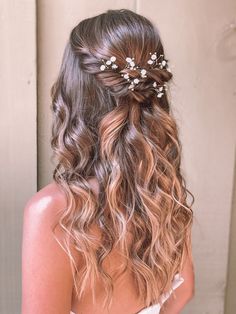 Hair Quinceanera, Grad Hairstyles, Cute Prom Hairstyles, Simple Prom Hair, Quinceanera Hairstyles, Prom Hair Down, Ball Hairstyles