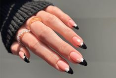 Top 150+ black french manicure nails best songngunhatanh.edu.vn Black French Tip Nails, Short French Tip Nails, Black Almond Nails, French Tip Manicure, Black French Tip, Nail Aesthetic, Nail Tip Designs, Black French Tips, Black Acrylic Nails