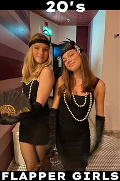 Easy DIY Halloween Costumes For 2023 - Twins Dish Flapper Halloween, Duo Halloween Costumes, Halloween Party Outfits, Holloween Costume