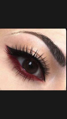 Black And Red Eye Makeup Halloween, Dark Red And Black Eyeshadow, Simple Dark Makeup Looks, Black And Red Eyeliner, Dark Makeup Halloween, Simple Red Eye Makeup, Black And Red Eye Makeup, Red And Black Eyeliner