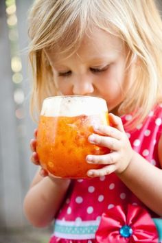 Coconut peach lemonade (Non-alcoholic summer drink). Lemonade Healthy, Summer Drinks Alcohol, Peach Lemonade, Smoothie Drinks, Healthy Nutrition, Coconut Water, Non Alcoholic