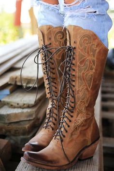 Bota Country, Western Shoes, Estilo Country, Hot Boots, Mid Boots, Style Upgrade, Vintage Boots, Fur Fashion, Trendy Fashion Women