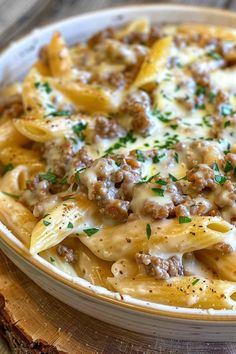 This Creamy Ground Beef Alfredo Pasta is a quick and easy meal ready in just 30 minutes! Perfectly seasoned ground beef combined with a rich and cheesy Alfredo sauce over tender fettuccine. It’s the ideal dinner for busy nights when you need something satisfying and flavorful. Save this recipe for your next weeknight meal and share it with friends! Creamy Ground Beef Alfredo Pasta, Burger Pasta Recipes, Creamy Beef And Bow Tie Pasta, Ground Beef Alfredo Pasta, Beef Alfredo Pasta, Ground Beef Alfredo, Beef Alfredo, Pakistani Dinner, Cheesy Alfredo Sauce