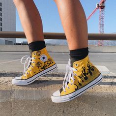 Lemon Photo, Cool Converse, Converse Design, Converse Style Women, Painted Converse, Yellow Converse, Converse Platform, Custom Shoes Diy, Style Converse