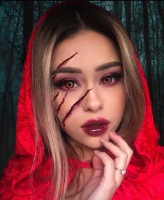 Riding Hood Makeup, Red Riding Hood Makeup, Maquillage Halloween Simple, Halloweenský Makeup, Holloween Makeup, Creepy Halloween Makeup, Cute Halloween Makeup, Halloween Makeup Diy, Halloween Makeup Pretty