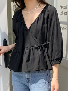 Peplum Top Black, Wrap Tops For Women Blouses, Cotton Wrap Top, Tied Blouse Outfit, How To Style Peplum Tops, Black Wrap Top Outfits, Peplum Top Outfits Casual, Wrap Blouse Outfit, Wrap Top Outfit