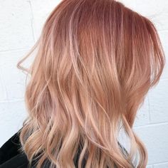 Copper Peach Balayage, Peach Color Hair, Peach Highlights, Color Melts, Colorful Highlights, Color Melting Hair, Peach Hair Colors, Dipped Hair, Copper Ombre