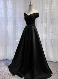 Black Ball Gown Prom Dresses, Aesthetic Black Dress Prom, Aesthetic Prom Dress Black, Ball Gown Aesthetic Black, Aesthetic Black Gown, Black Ballgown Aesthetic, Black Grad Dress, Black Princess Dress Ball Gowns Satin, Black Evening Gown Aesthetic