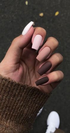 Fall Nails 2023, Beige Nails Design