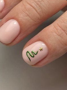 Tree Nail Art, Christmas Tree Nails, Subtle Nails, Cute Christmas Nails