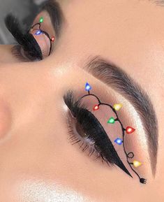 Christmas Eve Makeup, Christmas Elf Makeup, Makeup For Christmas, Disney Eye Makeup, Light Eye Makeup