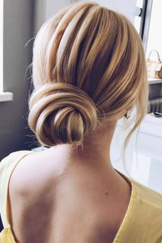 Beautiful Wedding and Prom Updo by @verafursova Mother Of The Bride Hair, Up Dos For Medium Hair, Beauty Tutorials, Great Hair, Bride Hairstyles, Hair Dos, Gorgeous Hair