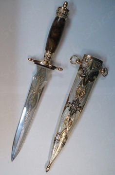 Steampunk Knife, Fantasy Dagger, Knife Aesthetic, Cool Swords, Knife Collection, Cool Knives, Punk Style