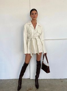 White Dress Winter, Blazer Outfits For Women, Womens Wrap Dress, Mini Dress White, Populaire Outfits, Leather Mini Dress, Mini Dresses Online, White Dresses For Women, Mode Ootd