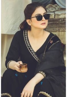 Churidhar Tops, Pins Pictures, Salwar Kurti, Sardar Fashion, Black Dp, Tea Photography, 1950s Fashion Women, Sisters Photoshoot Poses