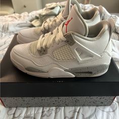 Worn A Handful Of Times ,6y , Some Creasing, Comes With Box College Clean Out Air Jordans 4 Retro, Jordans 4 Retro, Jordan 4 Oreo, Jordans 4, Nike Jordan 4, Pretty Sneakers, Pretty Shoes Sneakers, All Nike Shoes, Shoes Outfit Fashion