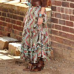 Cowgirl Skirt & boots! Cowgirl Dress Up, Swimsuit Modest, Cowgirl Skirt, Into The West, Estilo Country, Country Fashion, Skirts With Boots, Modest Swimwear, Instagram Videos