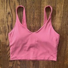 ad eBay - 

color: guava pink // worn twice, no flaws // retails for $68 // comes with padding // colorway no longer sold at lulu! // message with questions!


🏷 labeled size 10


✂️ measurements (laid flat): 16“ pit to pit, 1" arm length, 17“ length


*item is in preloved and/or vintage condition and may come with minor to major flaws. all flaws will be provided in description. Lululemon Align Tank, Tank Crop Top, Lululemon Align, Active Wear Tops, Label Sizes, Cropped Tank Top