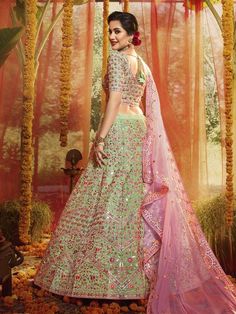 Incredible green wedding lehenga choli with dupatta detailed with heavy embroidered work. This stunning wedding lehenga cholis set comprise organza with organza blouse and net dupatta. Net Lehenga Choli, Wedding Lehenga Choli, Bridal Lehenga Online, Organza Lehenga, Party Wear Lehenga Choli, Net Blouses, Organza Blouse, Lehenga Online, Lehenga Style