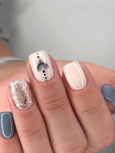 Popular Short Nails, Little Nail Designs, Nail Art White And Silver, White Gel Manicure Short, April Square Nails, 10 Year Anniversary Nails, Nail Design With Glitter, Short Square Nail Inspo 2024, Semicolon Nails