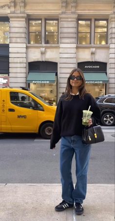 Fall New York Style, Emelie Lindmark Style, Fall 2023 Streetwear, Fall Winter Outfits 2023, Casual Gen Z Outfits, That Girl Style, Fall 23 Outfits, Fall Fashion Outfits 2023, Outfit For School Ideas