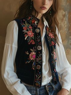 Embroidered Waistcoat Women, Velvet Waistcoat Woman, Vintage Western Clothes, Jacket Embroidery Ideas, Embroider Jacket, Vintage Floral Embroidery, Embroidery Stand, Women Waistcoat, Embroidery Jacket