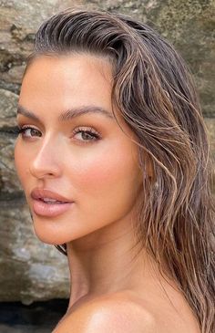 Sun Kissed Natural Makeup, Beachy Glam Makeup, Natural Golden Makeup Look, Sun Kiss Makeup Look, Beach Make Up Look Natural Makeup, Hawaiian Makeup Look Natural, Beach Bride Makeup, Beach Makeup Look Summer Sun Kissed, Summer Makeup 2024