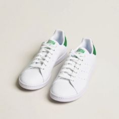 Adidas Originals Stan Smith J Sneakers -White/Green -Regular Fit -Lace Closure -Synthetic Lining -Rubber Outsole Size: Us Youth 7, Uk 6.5, Euro Size 40 Please Know Your Size Before Buying. Condition: New With Tags.