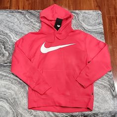 Nwt Men's Nike Sb Skateboarding Hoodie. It Has Front Pouch Pocket And Smaller Pocket Inside Pouch. Color Is Mutes Orangey Red. Nike Casual Hoodie For Winter Sports, Red Casual Hoodie For Outdoor Activities, Nike Red Sweatshirt With Drawstring Hood, Red Nike Hooded Sweatshirt, Nike Red Crew Neck Hoodie, Mens Red Hoodie Nike, Nike Hoodie Men, Urban Red Sports Hoodie, Red Sporty Hoodie With Double-lined Hood