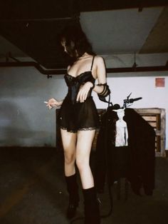 Lingerie As Outfit Aesthetic, Feminine Goth Outfit, Edgy Pose, Dark Feminine Vibes, Looks Hippie, Goth Vibes, Goth Core, Goth Model, Rockstar Gf