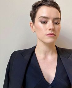 Hair Cut Guide, Bob Cuts, Short Sassy Hair, Daisy Ridley, Haircut Inspiration, Hair Essentials, Trendy Haircuts, Bob Haircuts