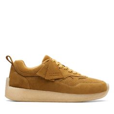 Model Name: Lockhill Ronnie Fieg Kith Model Number: 26173380 Material: Leather Color: Tan Condition: New With Box Width: Medium (D, M) The Clarks Story Began In England In 1825 When The Clarks Brothers, Cyrus And James, Created Their First Pair Of Shoes. In 1977, Their Business Expanded Into The United States And Soon Acquired The Hanover Shoe Company And Bostonian Shoe Company. Today, Clarks Continues To Strive For Superior Footwear With Innovative New Techniques And Materials, All While Remain Beige Closed Toe Sneakers With Stitched Sole, Brown Closed Toe Sneakers With Textured Sole, Brown Flat Sneakers With Stitched Sole, Beige Suede Closed Toe Sneakers, Suede Sneakers With Textured Sole, Flat Suede Sneakers With Textured Sole, Brown Suede Closed Toe Sneakers, Classic Suede Sneakers With Closed Toe, Classic Suede Closed Toe Sneakers