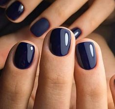 Minimalist Nail, Nagellack Trends, Short Gel Nails, Nail Colors Winter, Her Nails, Cute Gel Nails, Blue Nail, Dipped Nails, Pedicures