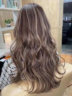 Cool Tones Brown Hair With Highlights, Korean Brown Hair With Highlights, Blonde Streak Highlights, Korean Hairstyle Color, Korean Highlights, Korean Hair Color, Red Hair Inspo, Brown Hair Looks, Brown Hair Inspo