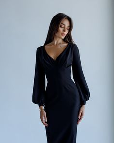 High Neck Black Dress With Sleeves, Black Satin Dress With Sleeves, Long Neck Model, Chic Elegant Dress, Elegant Black Dress Long Sleeve, Shoes For Long Dresses, Formal Midi Dress Classy, Graduation Outfit Ideas Black, Winter Elegant Dress