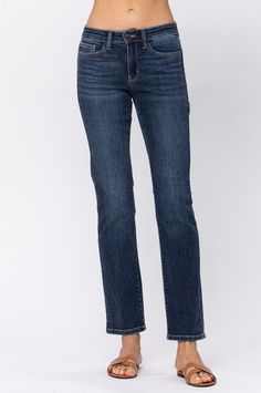 Judy Blue Mid-Rise Girlfriend Jeans 93% Cotton 6% Polyester, 1% SpandexRise: 9.25"Inseam: 32"Model Info:Size: 1Height: 5'9Waist: 24"Hip: 34" Mid Rise Straight Leg Jeans, Classy Blouses, Outfit Classic, Boutique Trends, Buy Jeans, Girlfriend Jeans, Jean Jeggings, Stretchy Jeans, Judy Blue Jeans