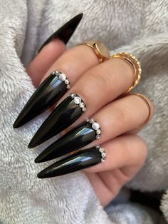 Nails Disigne, Nails Boujee, Bow Tie Nails, Stone Nails, Boujee Nails, Black Ombre Nails, Black Acrylic Nails, Tie Dye Nails, Fantasy Nails