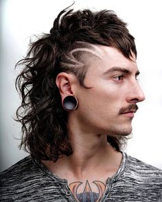 Modern Mullet Haircut, Retro Haircut, Wavy Hair Men, Modern Mullet, Mohawk Hairstyles, Haircut Inspiration, Hairstyle Look