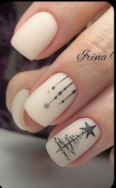 Christmas Nail Art Easy, Colors 2023, Christmas Nails Easy, Polish Ideas, Smink Inspiration, Short Acrylic Nails Designs, Dipped Nails