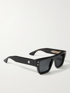 Montblanc's square-frame sunglasses have been crafted in Italy from durable acetate in a modern, boxy shape. They're fitted with the brand's 'Smoke' tinted lenses and feature the recognisable star emblem at the temples. Gucci Eyewear, Summer Sunglasses, Acetate Sunglasses, Mens Eyewear, Optical Glasses, Sunglasses For Men, Fine Jewelry Designers, Men Vintage, Black Square