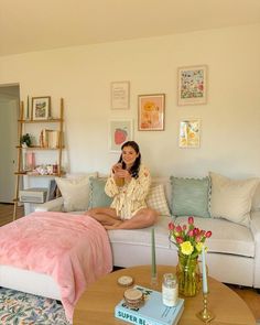 college apartment, college apartment decor, college apartment ideas, apartment decor ideas Tulip Room Aesthetic, Apartment Aesthetic Minimalist Living Room, Girly Aesthetic Apartment, Cute Colorful Apartment, Post Grad Living Room, Soft Girly Room Aesthetic, College Apartment Living Room Decor Cozy, Floral Apartment Aesthetic, Small Apartment Decorating Girly