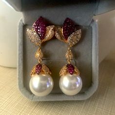 Very Pretty Gold Plated Faux Pearl High End Statement Earrings Nwot Birthday Cake With Photo, Ar Accessories, Faux Pearl Earrings, Blush Makeup, Walker Boots, Rain And Snow Boots, Creative Jewelry, Fit N Flare Dress, Pearl Drop Earrings