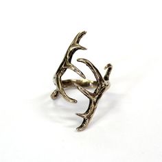 My elk antler ring is a larger more complex version of my very popular deer antler ring https://www.etsy.com/listing/86212731/whitetail-deer-antler-ring-bronze?ref=shop_home_active_1&ga_search_query=075. I designed this ring to accommodate medium to large fingers with a ring size ranging from a size 7 to 12. Now those of you with larger fingers can also declare your love of nature with this detailed 3D elk deer antler, cast in solid bronze oxidized in the recesses to reveal all that beautifu Deer Antler Ring, Cast Rings, Deer Jewelry, Antler Pendant, Country Jewelry, Antler Ring, Elk Antlers, Rings Accessories, Cowgirl Jewelry