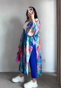 Stylish Modest Outfits, Casual Boho Outfits, Cute Sweatpants Outfit, Pakistani Party Wear Dresses, Outfit Modest, Cute Formal Dresses, Fashion Design Books, Cute Sweatpants, Pakistani Fashion Casual