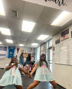 Twin day (the shining twins) Twin Ideas For Spirit Week Friends, Hoco Twin Day Ideas, Twin Day Spirit Week Friends Easy, Spirit Week Twin Day Ideas, Twin Day Ideas, The Shining Twins, Halloween Duos