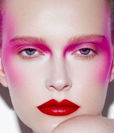 Black Makeup Editorial, Pink Editorial Makeup, Alice Makeup, Harajuku Makeup, Berry Makeup, Catwalk Makeup, Fashion Show Makeup, 70s Makeup, Couture Makeup