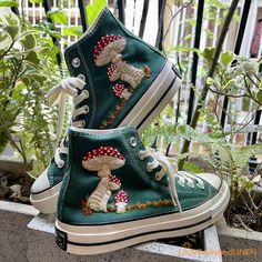 Custom Embroidered Sneakers Mushrooms Embroidered Shoes/ - Etsy Shroom Converse, Converse Embroidery, Cute Converse Shoes, Embroidered Sneakers, Embroidered Converse, Cute Converse, Green Converse, Embroidery Shoes, Embroidered Shoes